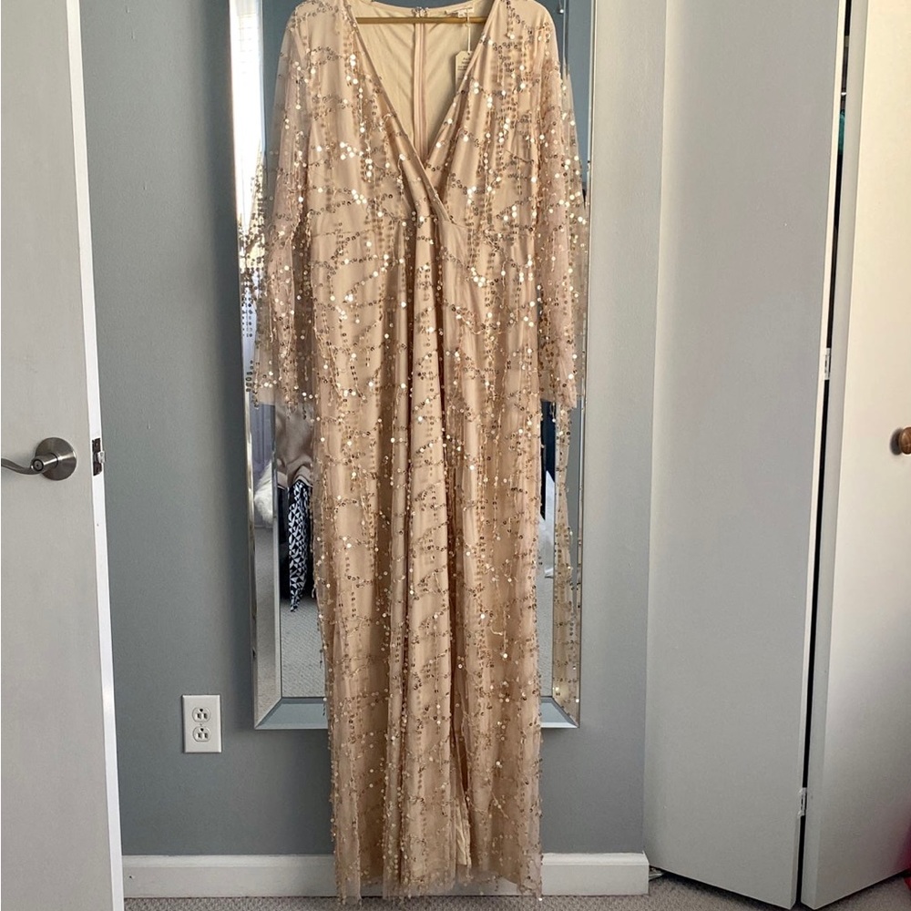 Gold nude long evening dress size xl. New. Front split. Zipper is in the back.